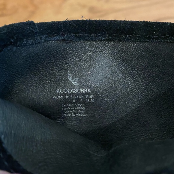 Koolaburra Black Suede Fringe Wedge Booties - Size 8 - Picture 4 of 4